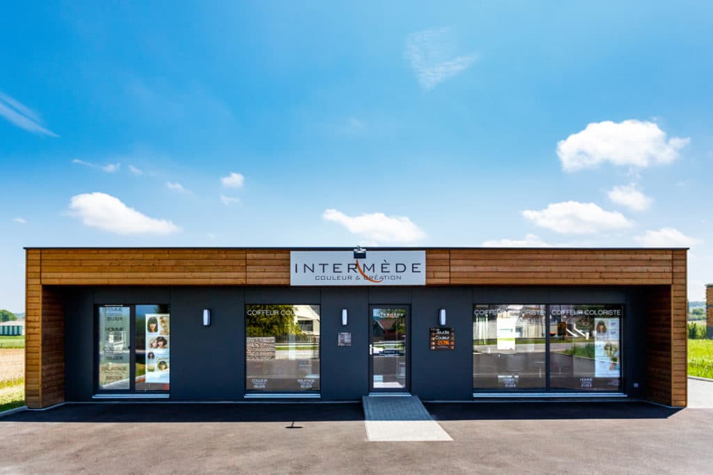 salon de coiffure en bois