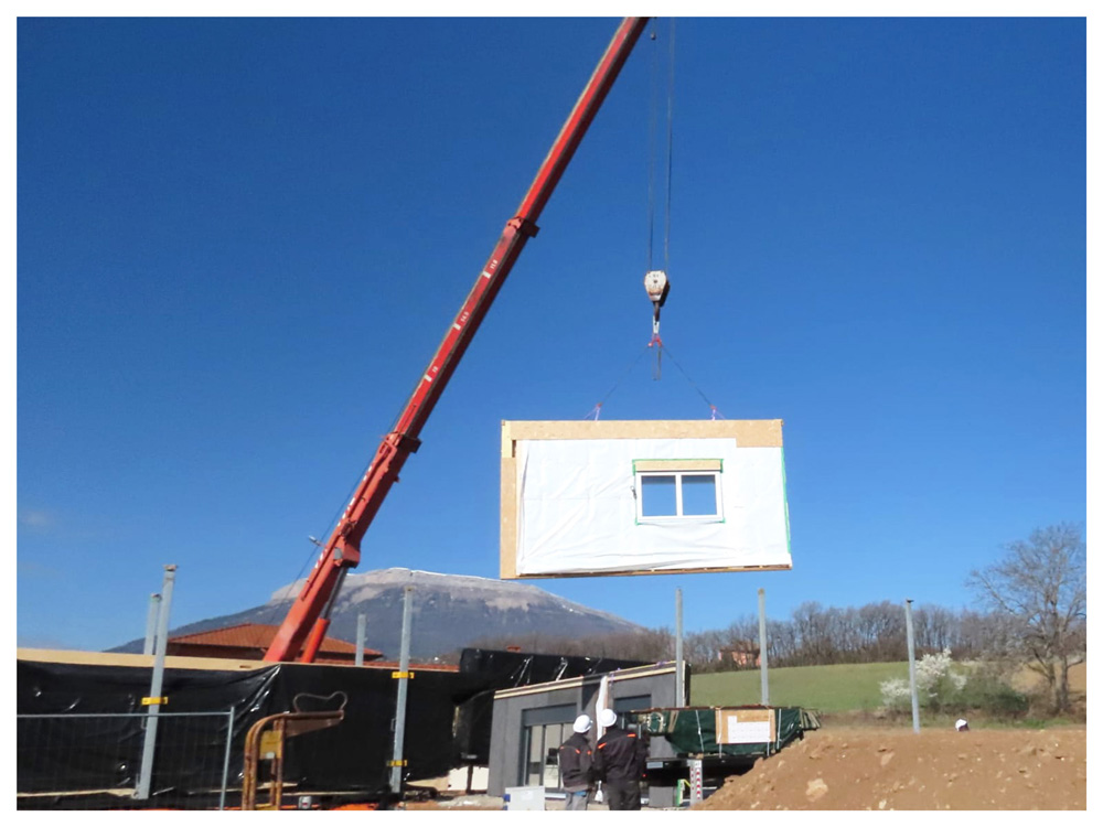 une maison à étage dans les Hautes-Alpes