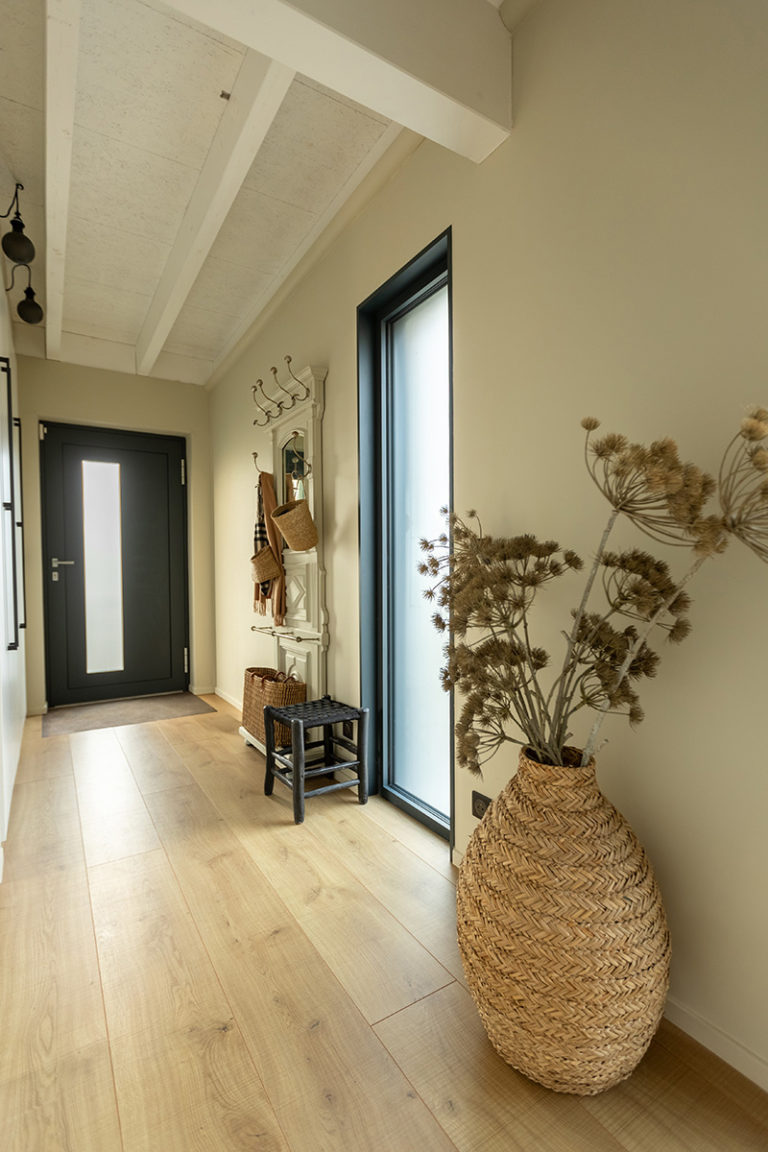 un couloir aménagé