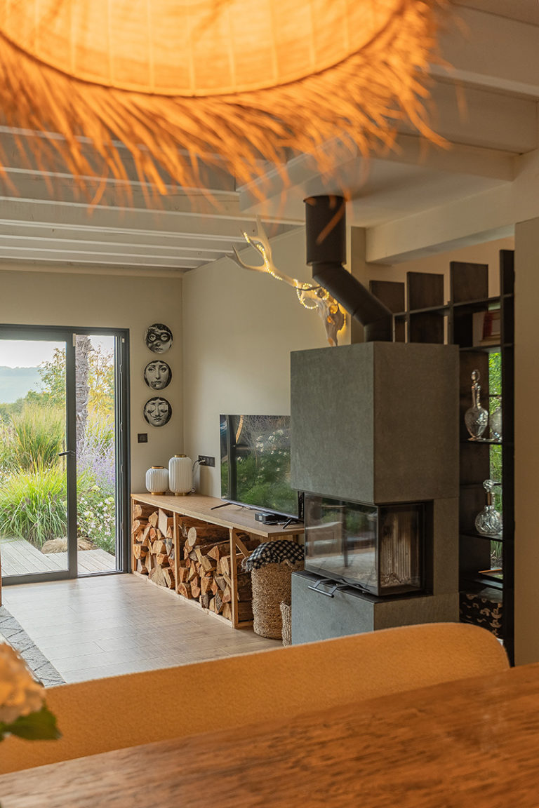 un espace de vie articulé autour du poêle