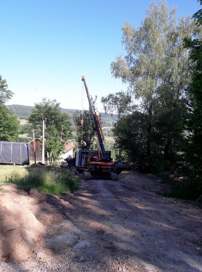 alsa3 pose avec une grue